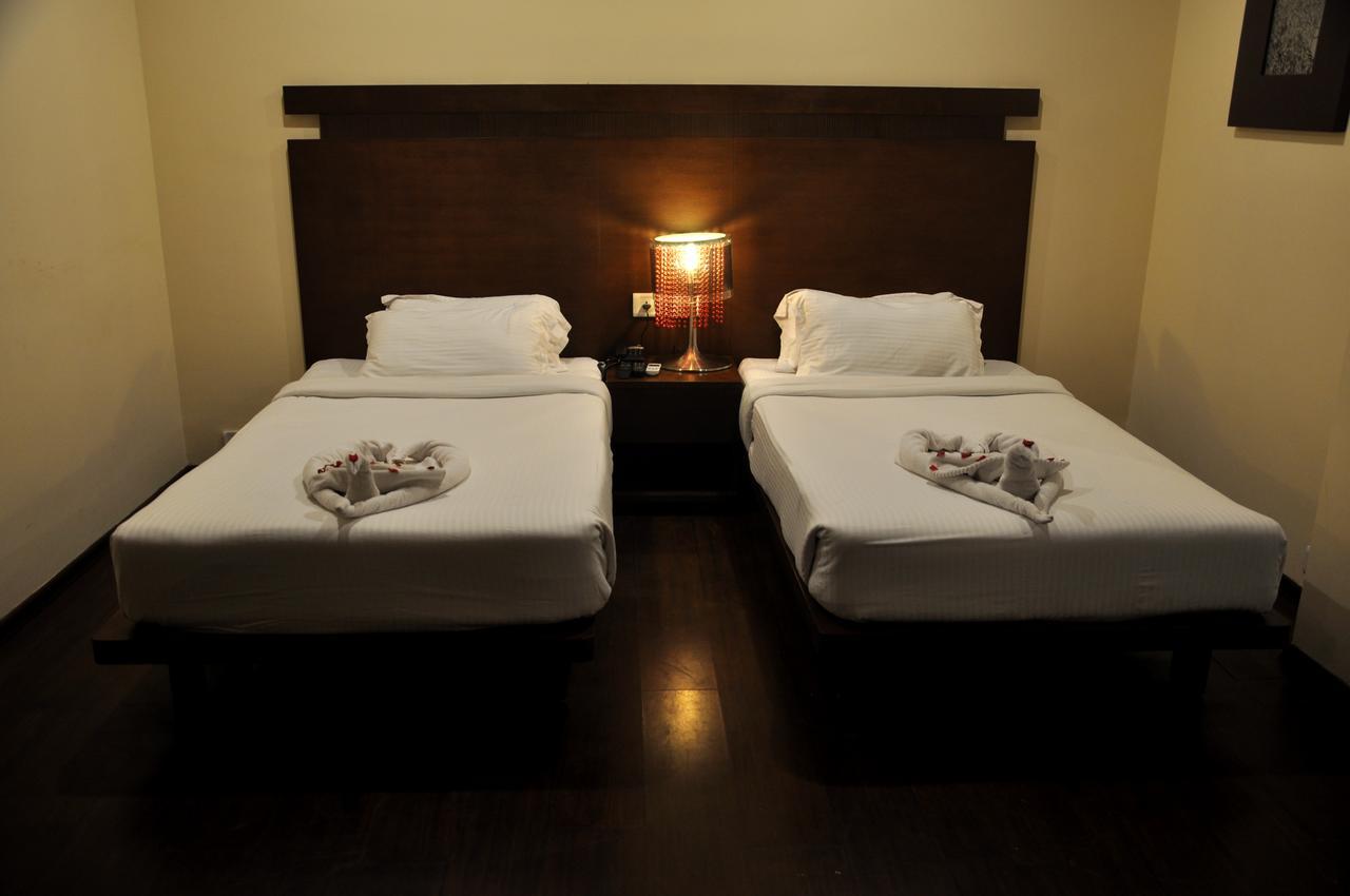 Hotel Md'S Continental Jorhāt Kültér fotó