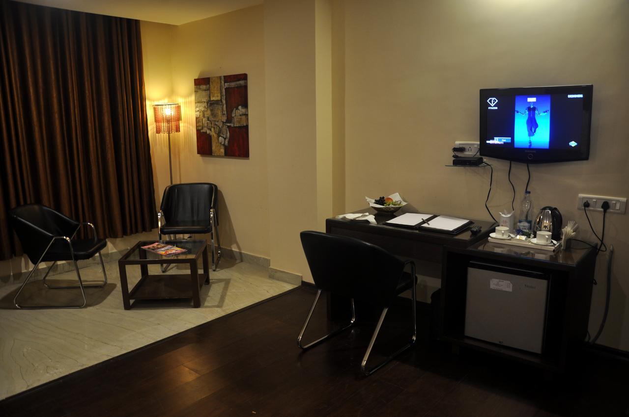 Hotel Md'S Continental Jorhāt Kültér fotó